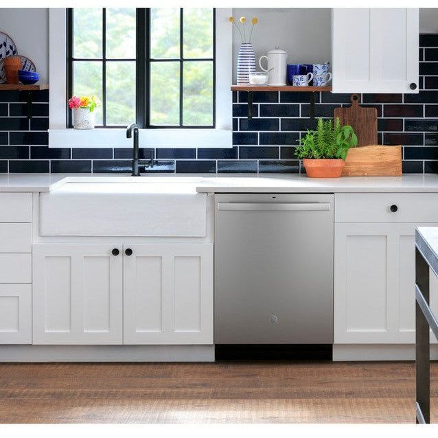 GE® ENERGY STAR® Top Control with Plastic Interior Dishwasher with Sanitize Cycle & Dry Boost - GDT535PYVFS