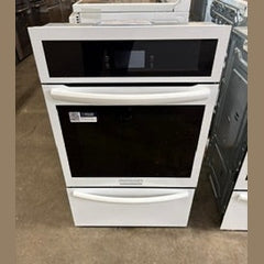 Frigidaire - 24" Single Gas Wall Oven with Air Fry - GCWG2438AW