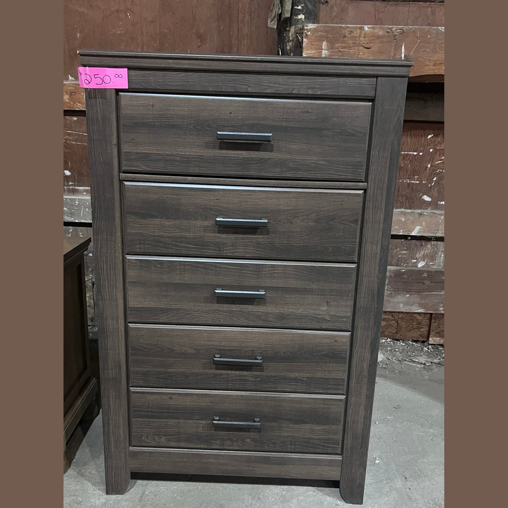 Brinxton 5 Drawer Chest of Drawers - Dresser