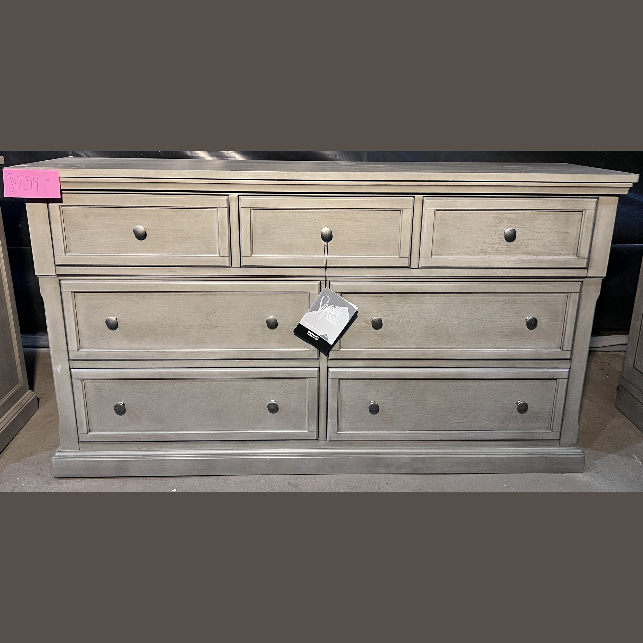 Lettner 7 Drawer Dresser