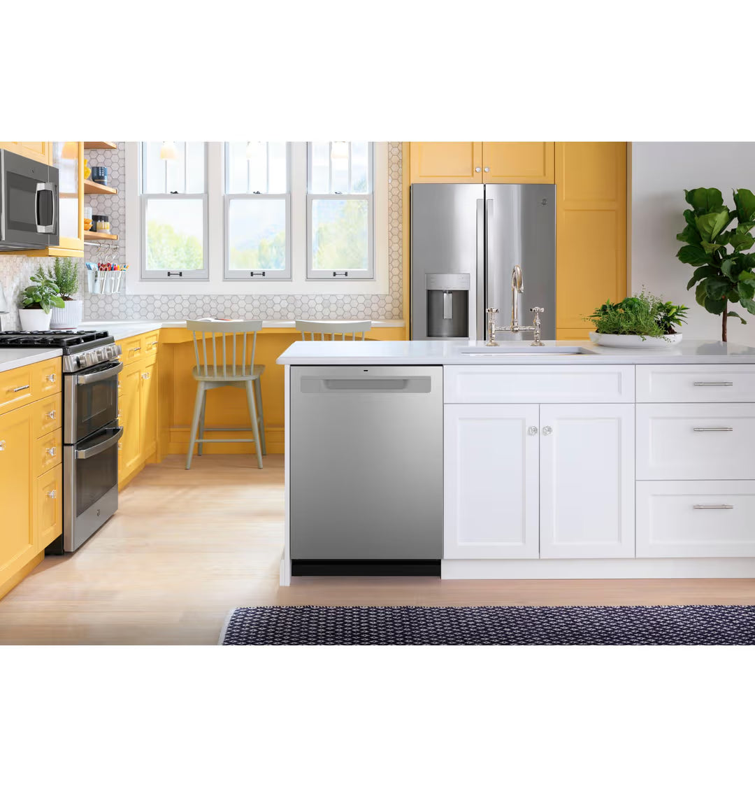 GE® ENERGY STAR® Top Control with Plastic Interior Dishwasher with Sanitize Cycle & Dry Boost - GDP630PYRFS