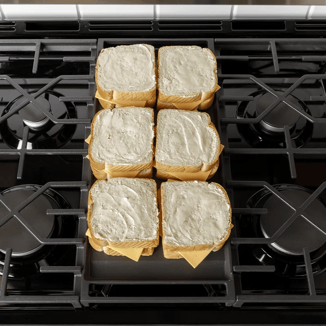 GE® 30" Slide-In Front-Control Convection Gas Range with No Preheat Air Fry and EasyWash™ Oven Tray - GGS600AVFS
