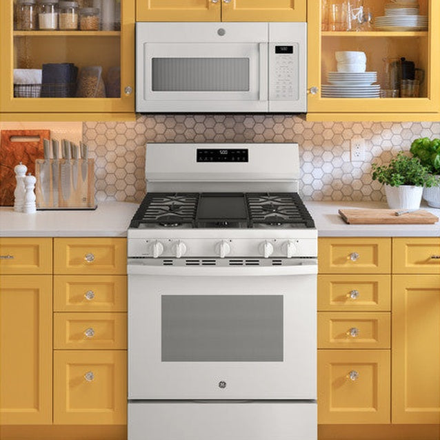 GE® 30" Free-Standing Gas Range with Crisp Mode - GGF500PVWW